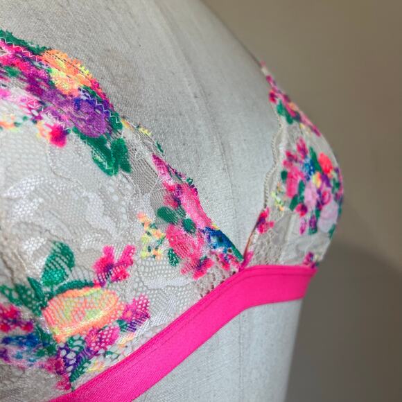 Victoria’s Secret Pink Floral Lace Sheer Triangle Bralette Wireless S - Picture 4 of 6